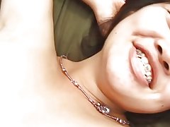 E ëmbël aziatike vajzë fucked në flokë pidhi