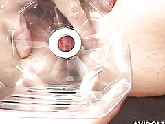 E bukur japoneze babe merr mbushur me shumë të trasha dildos